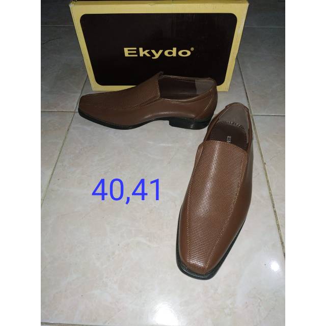 Sepatu pantofel cowok ekydo size 40