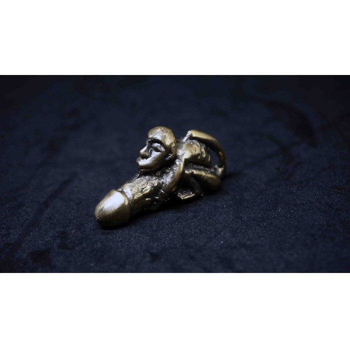 Amulet Monyet Kuningan – Simbol Kecerdikan & Keberuntungan