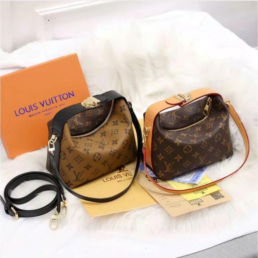 L Vuitton HOBO BB 3074 (Free Sarung +BubbleWrap)