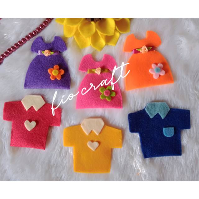 

Amplop karakter baju