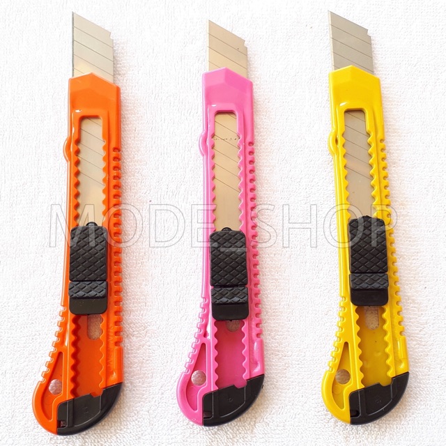 

Cutter Serbaguna Besar / Alat Pemotong Bahan Kain atau Kertas
