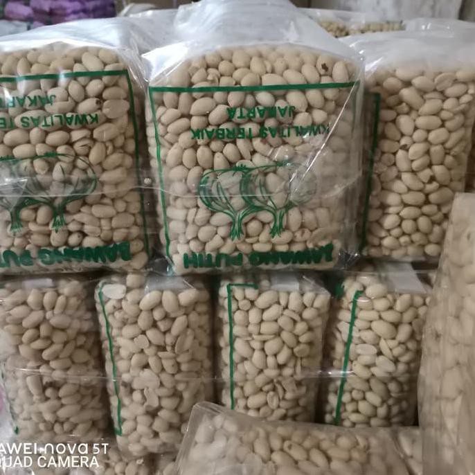 

Kacang Tanah Kupas Mentah 1000gr 1kg Merk 'Bawang Putih'