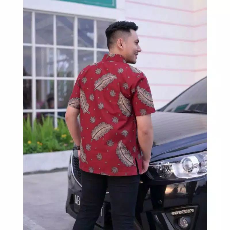 BATIK NDOROMESEM PRIA LENGAN PENDEK ULU KAMULYAN MERAH KATUN HALUS B11