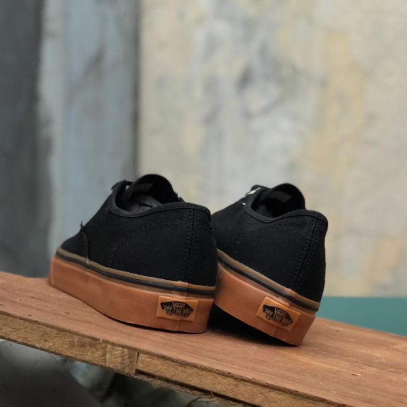 Vans authentic black gum