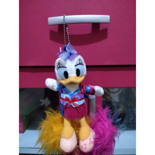 preloved boneka gantungan disney