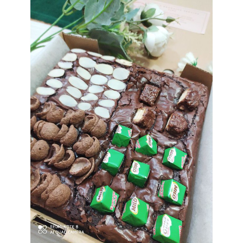 Brownies Bella Brownies MELTED Panggang Premium Full Topping II New Year Hampers