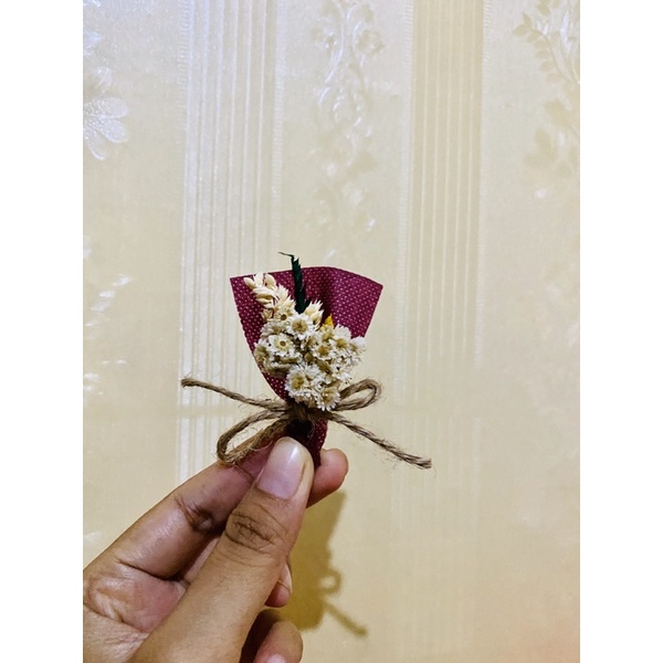 

Buket mini bunga kering edelweis bouquet hampers hadiah ultah wisuda anniversary