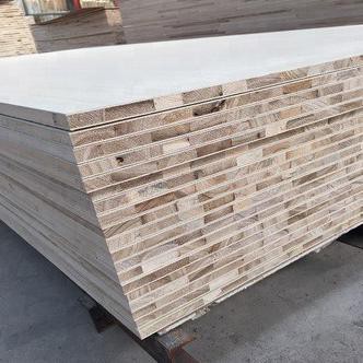 

BLOCKBOARD / BLOKBOARD / BLOCK BOARD 18MM POLOS