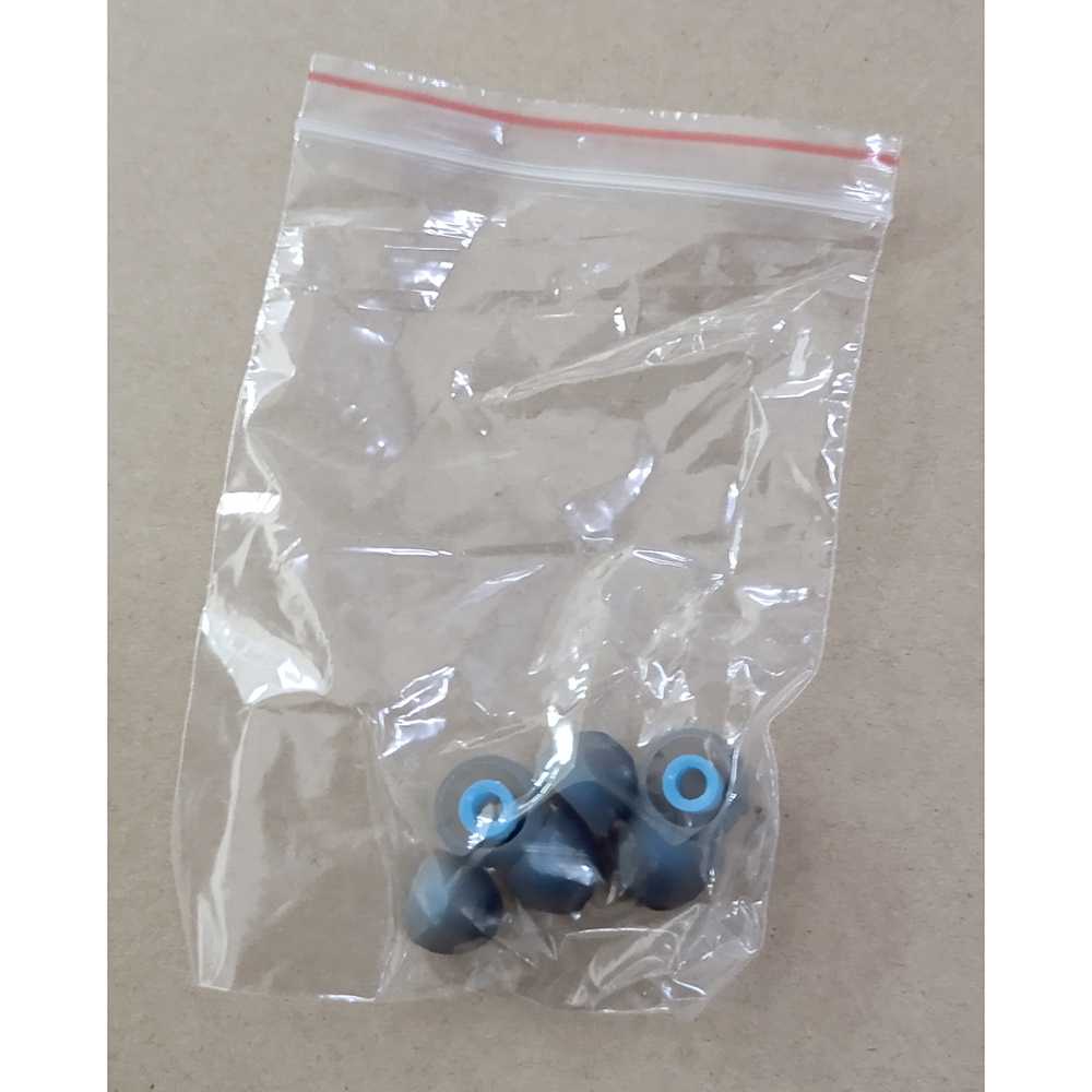 (100% BARANG ORI) Universal Earbuds Silicone Gel Tip Case 3 Size