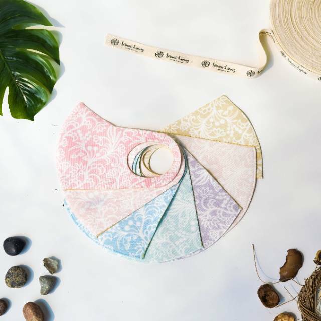 

Seruni Living Masker Scuba Motif Brokat