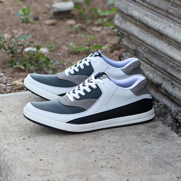 AUTHENTIC Sneakers Pria Black white Sporty