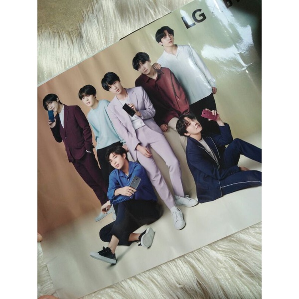 POSTER LG X BTS ( Free tube )