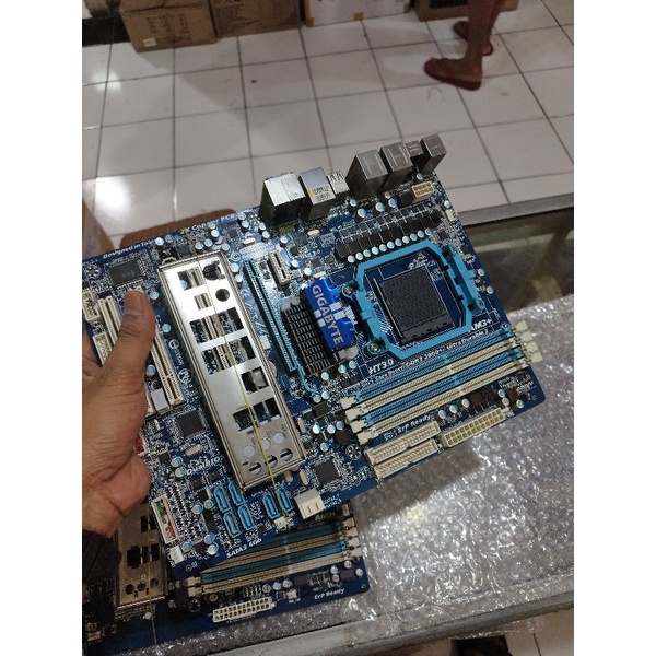 mobo AM3 plus gigabyte ATX