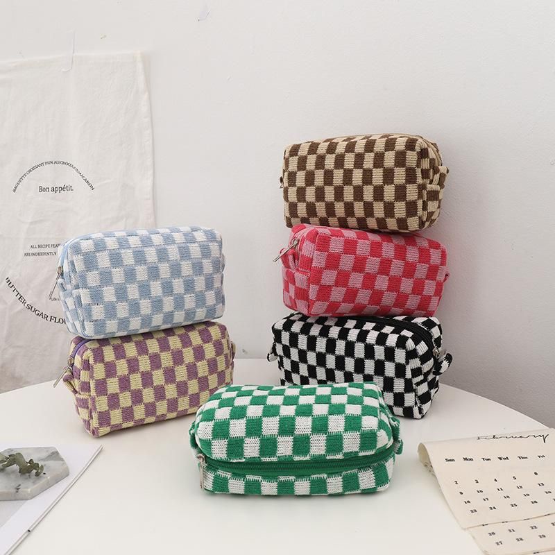 KOREAN CHECKERBOARD KNITTED MAKE UP BAG / POUCH KOSMETIK / TAS MAKE UP BAG / KOTAK PENSIL KOREA