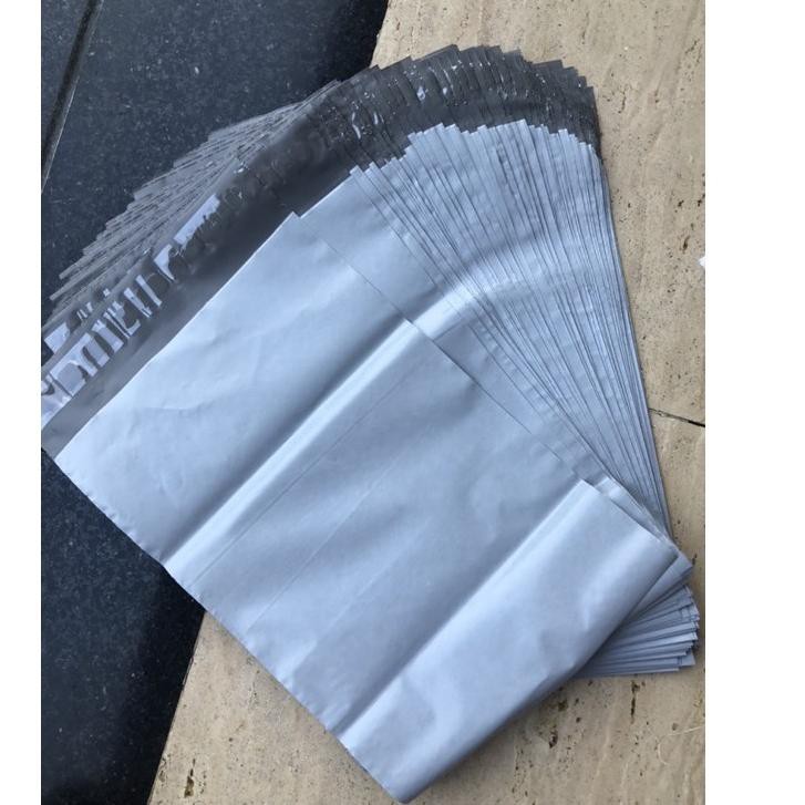 

Best terlaris D5l polymailer Abu Abu ukuran 20x30 ( kurang lebih 100 lembar) AT Pasti Murah'