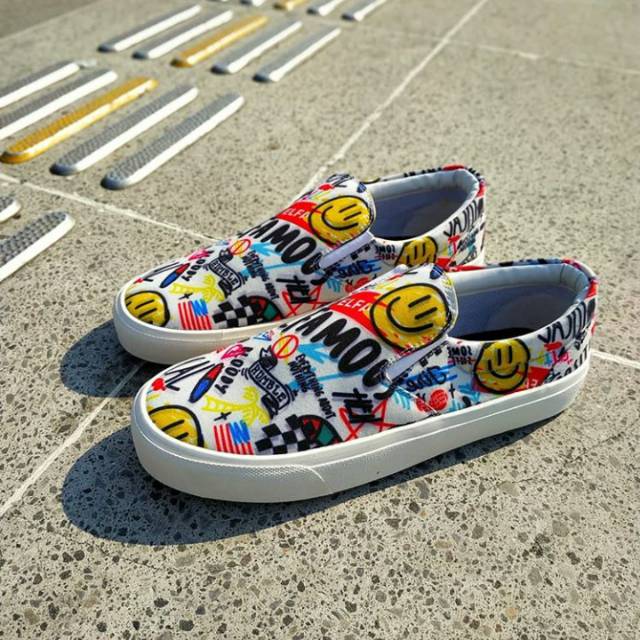 Sepatu elfamous white fury