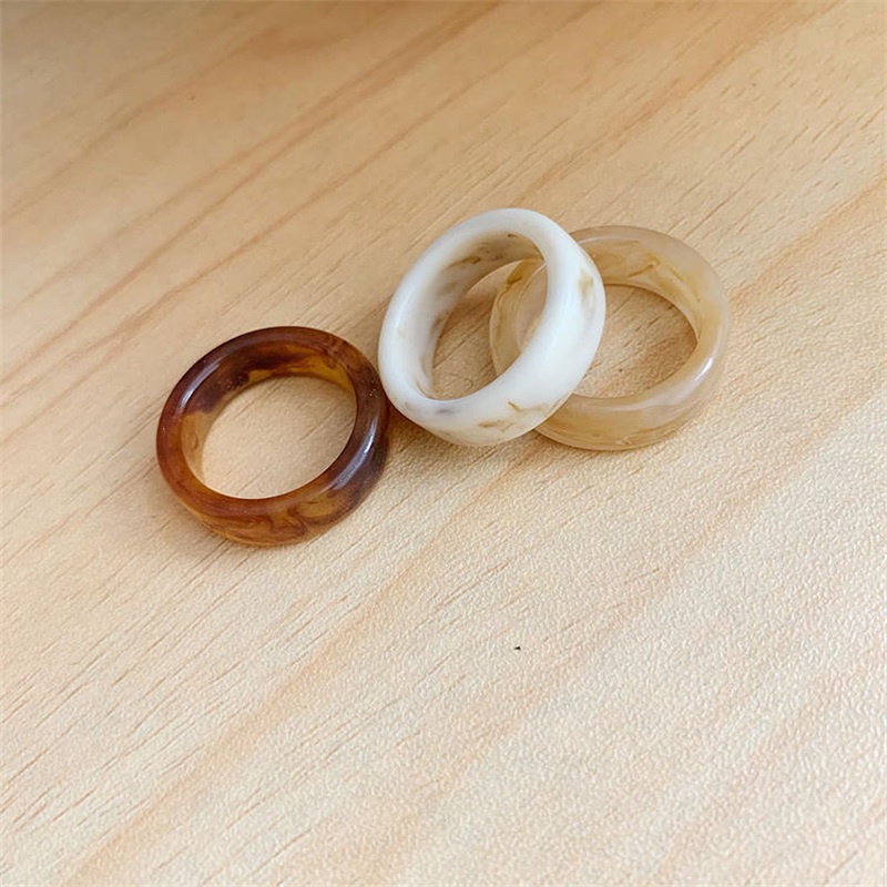 Cincin Minimalis Bahan resin Warna Kontras Untuk Wanita