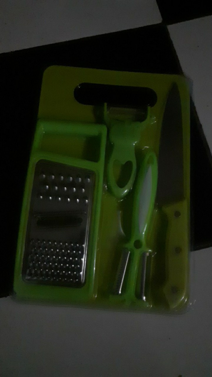 Parutan + Pisau + Talenan + Peeler + Gunting 5in1