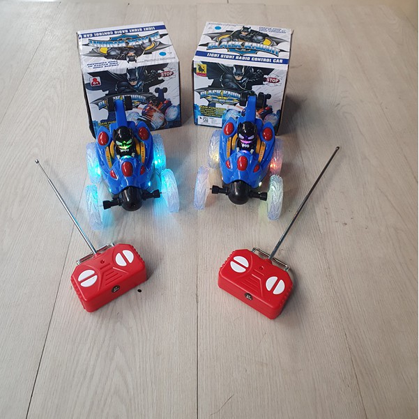 MAINAN RC MOBIL STUNT CAR RODA LAMPU 360 DEGREE RC STUNT BATMAN