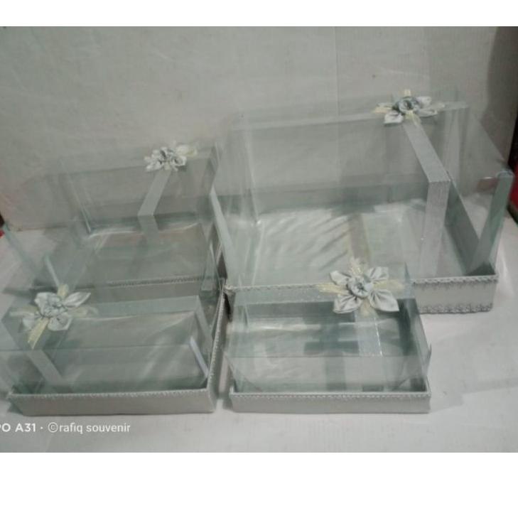

♤ Kotak hantaran pernikahan full mika pita silver ukuran Sedang satu set isi 4 kotak ⅎ