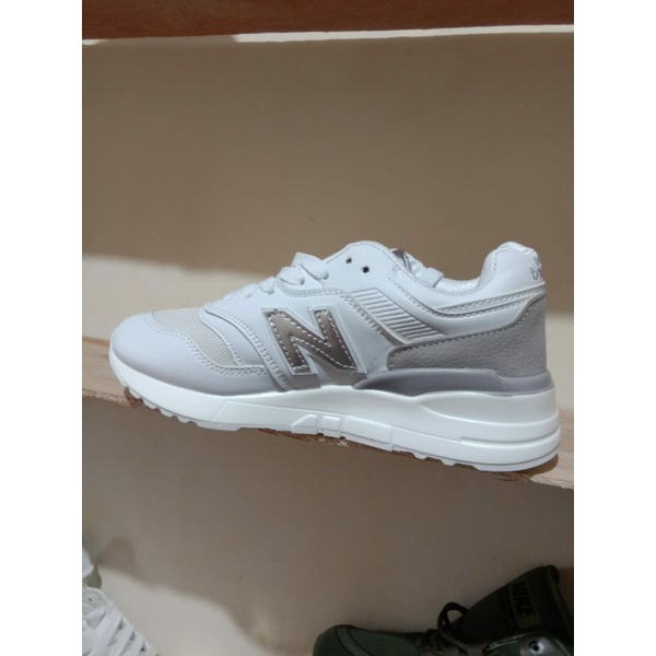 new balance wanita