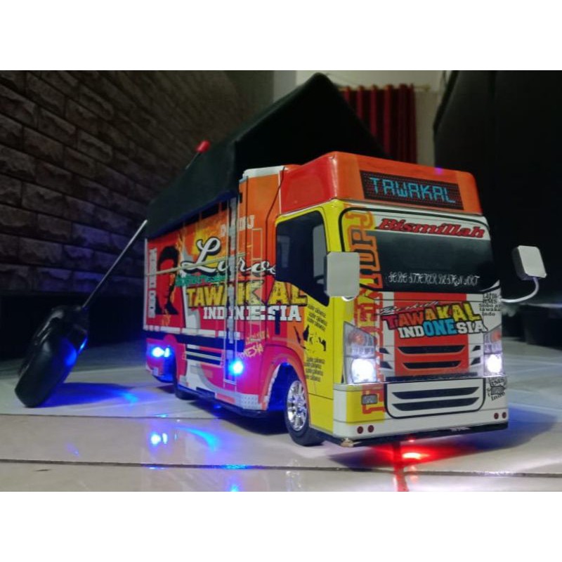 miniatur truk tawakal indonesia