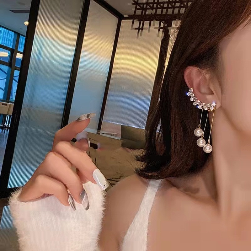 1 Pasang Anting Stud Hias Liontin Rumbai Mutiara Kristal Berlian Gaya Vintage Korea Untuk Wanita