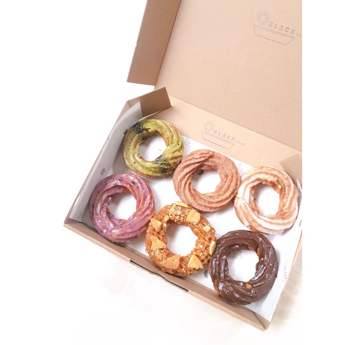 

DONAT 6 FRENCH CRULLERS MIXED