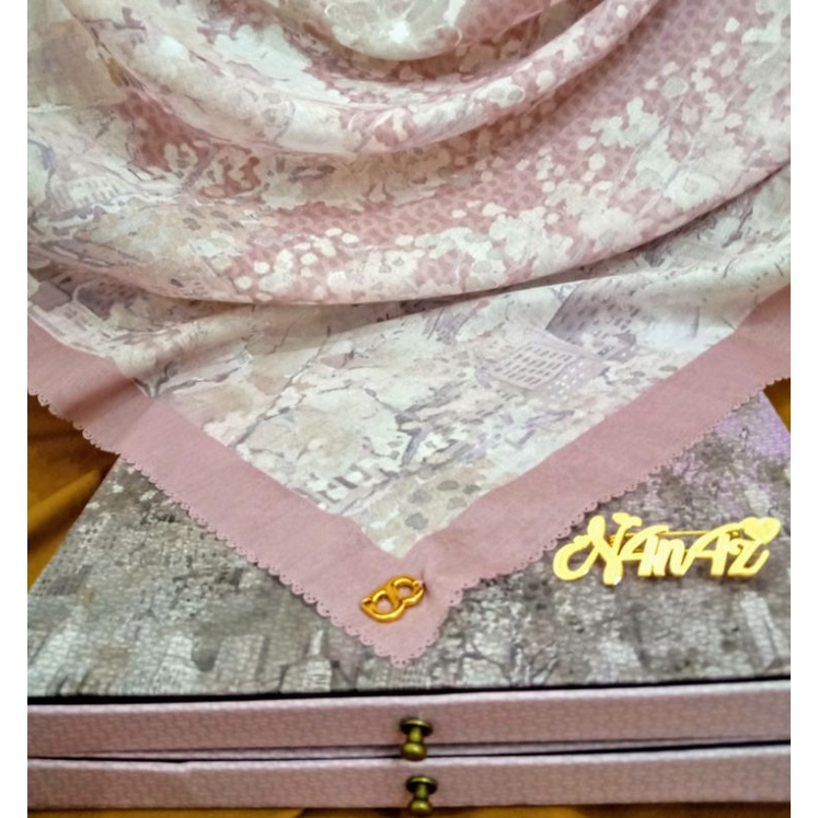 Buttonscarves New York 1 Yellow n Blush