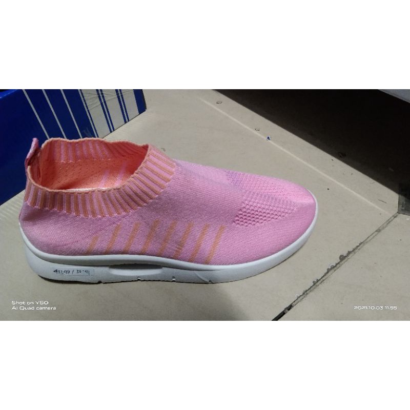 SEPATU SNEAKERS PEREMPUAN ORIGINAL DR KEVIN
