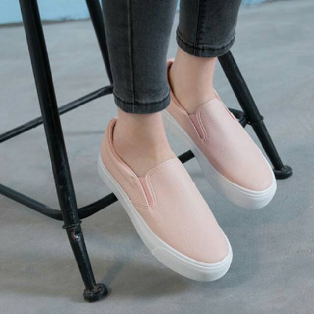 SNEAKES SLIP ON SEMI KULIT CASUAL MODEL REPLIK VANS