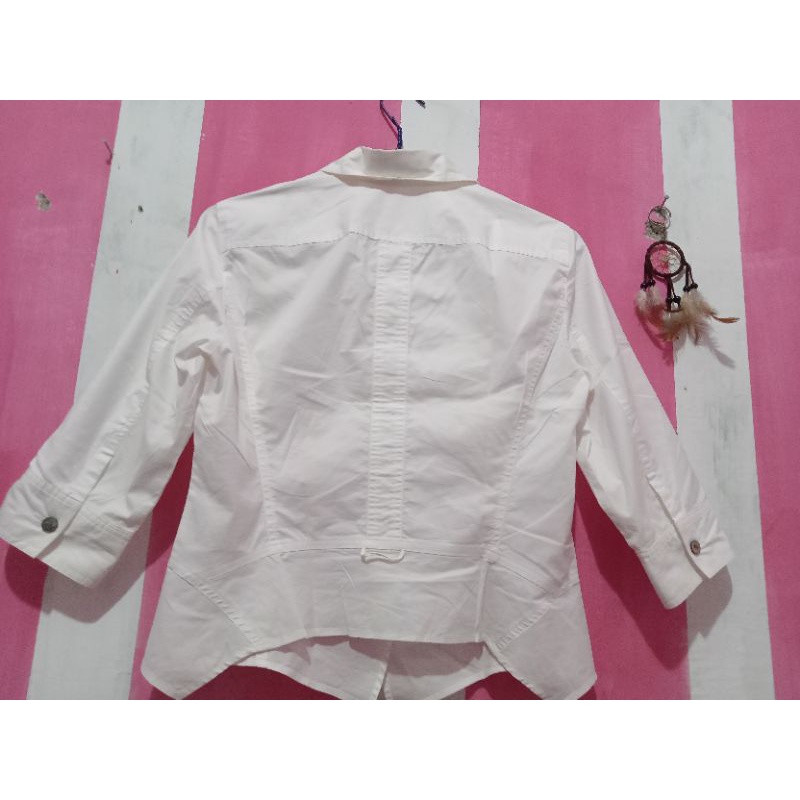 kemeja crop putih