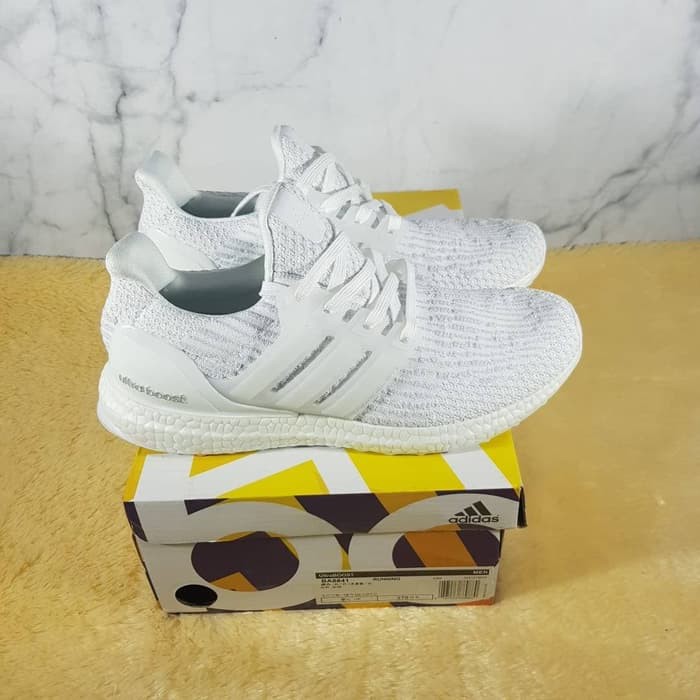 Sepatu Adidas Ultra Boost Full White Sport Import Original Running Terbaru