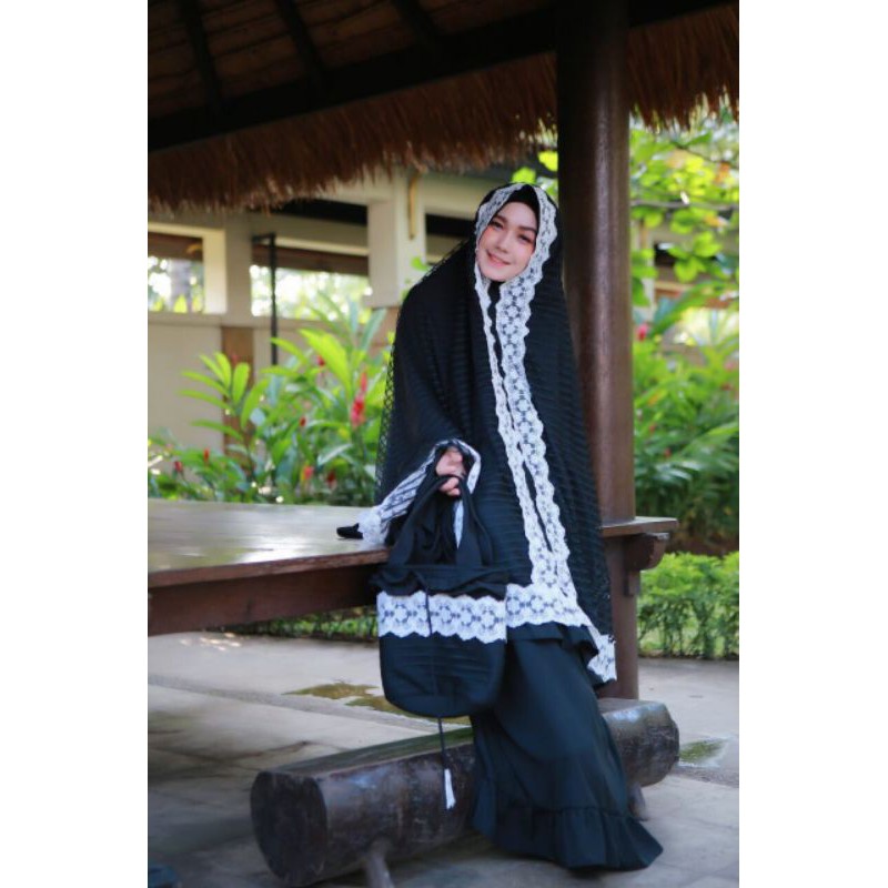 Mukena Madania Black Mewah