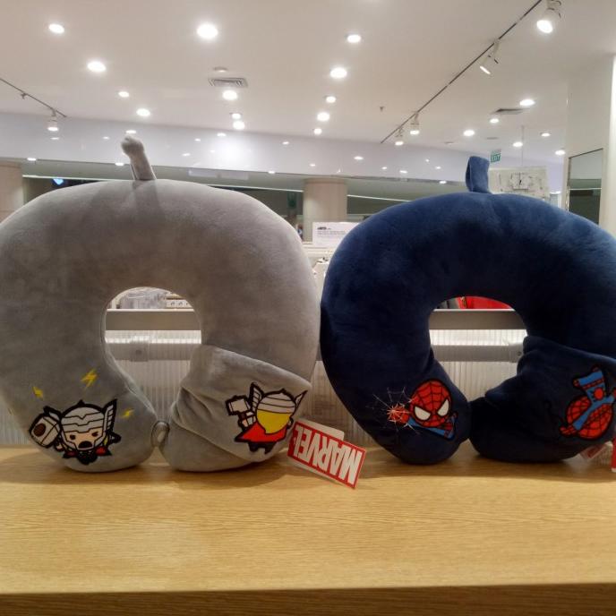 bantal leher miniso + penutup mata edisi marvel