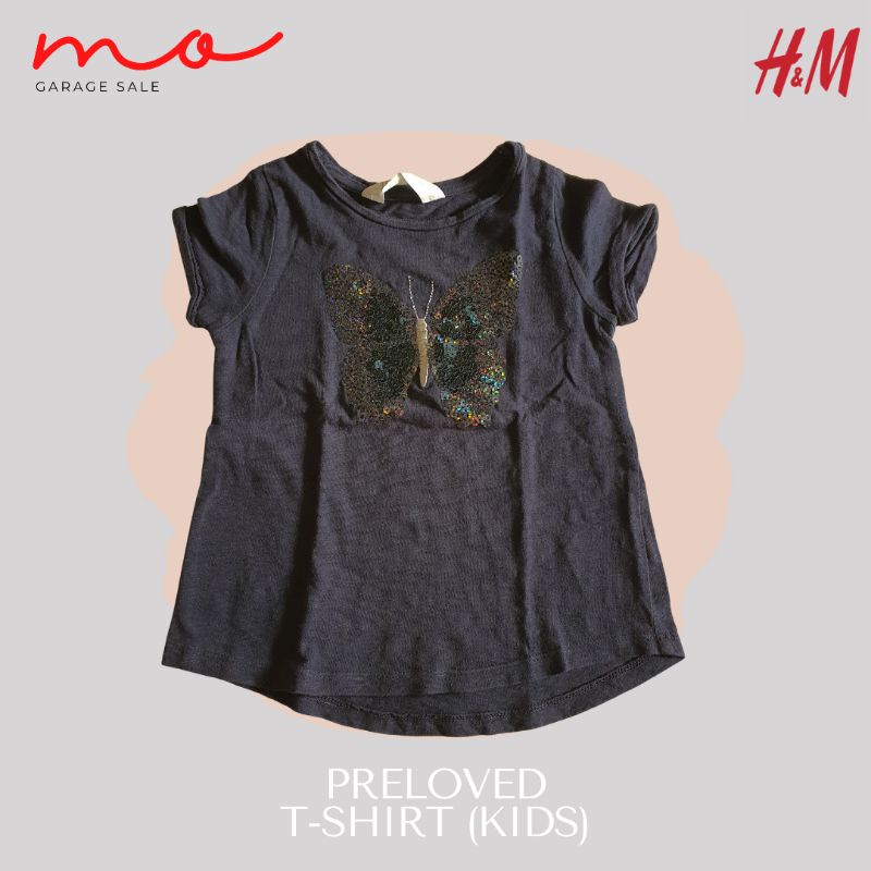 BAJU ANAK KAOS H&M SIZE 2-4 TAHUN (CUTTING KECIL) WARNA NAVY SEQUINS BUTTERFLY (PRELOVED/SECOND)
