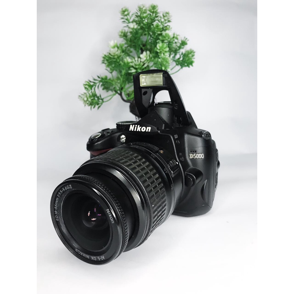 Nikon D5000 lensa kit murah siap Pakai