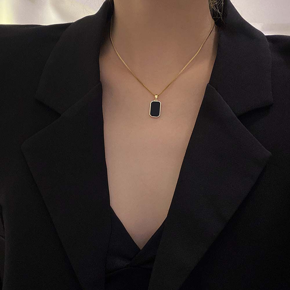 Needway  Geometric Clavicle Chain Simple Alloy Women Necklace Trendy Korean Personality Square Temperament Girls Fashion Jewelry/Multicolor