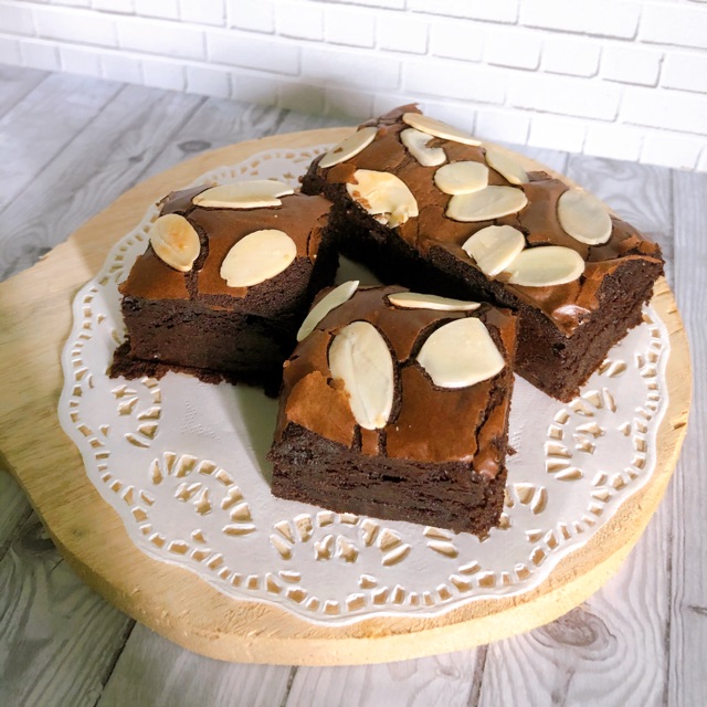 

Brownies Panggang Almond