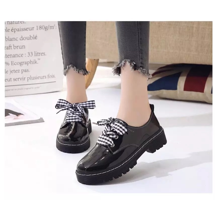 SEPATU WANITA VINTAGE DOCMART / SEPATU BOOTS PREMIUM TALI KOTAK (free 2tali) 002