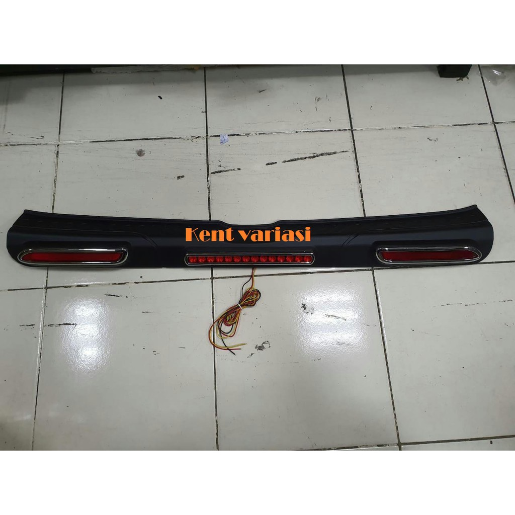 REAR DOOR SILLPLATE /SILLPLATE BELAKANG NEW AGYA/ AYLA REFLECTOR