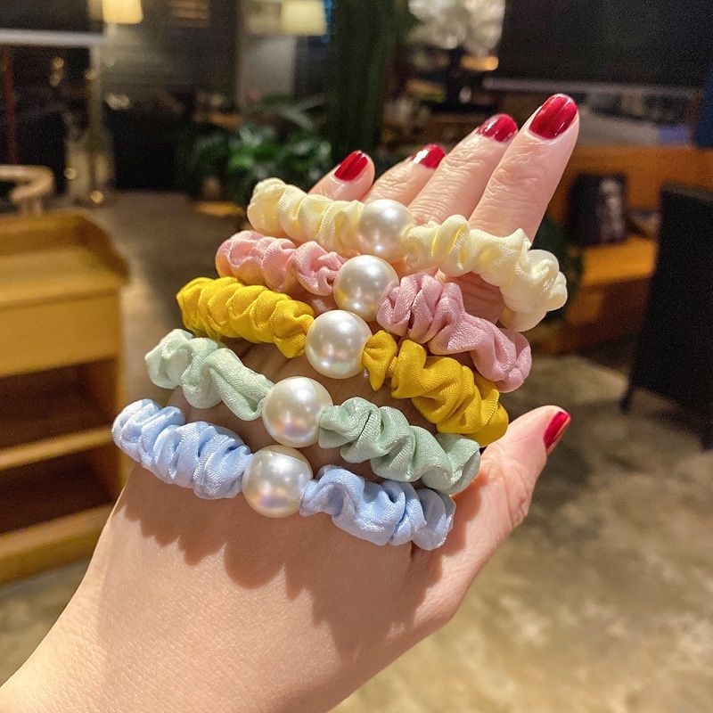 IKAT RAMBUT SCRUNCHIE MUTIARA GAYA KOREA