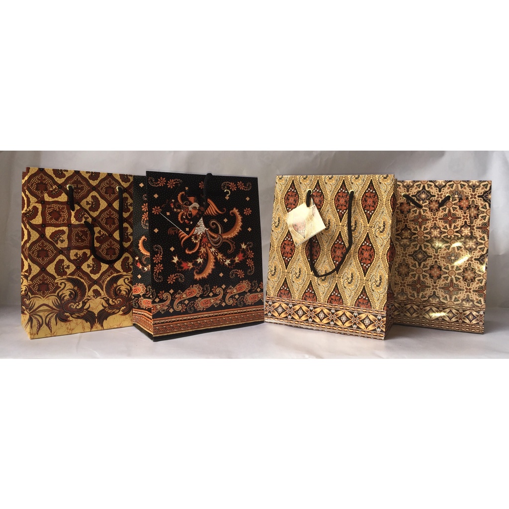 

Paper Bag Batik KIKY Kecil B Goodie Bag Tas Tali (1 Pak 10 Pcs)