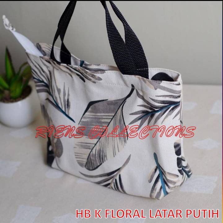 HANDBAG BAHAN KANVAS FLORAL LATAR PUTIH RIENS COLLECTIONS. TAS KANVAS JOGJA. TAS CANVAS. TAS SOUVENIR JOGJA