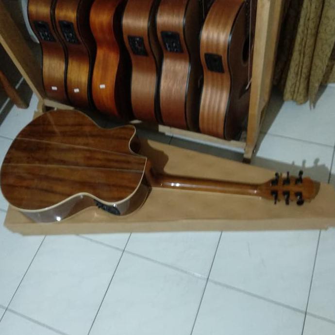 Gitar Akustik Cole Clark Australia High Quality Limited Edition