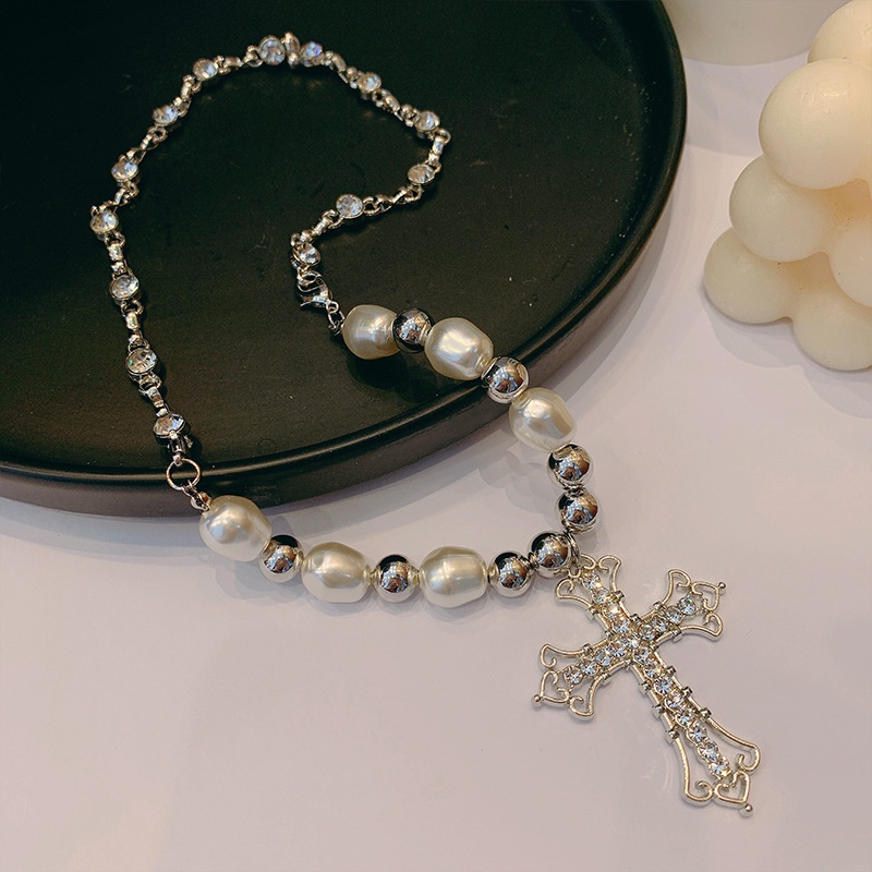 Kalung Rantai Klavikula Hias Liontin Mutiara Salib Gaya Retro Untuk Wanita