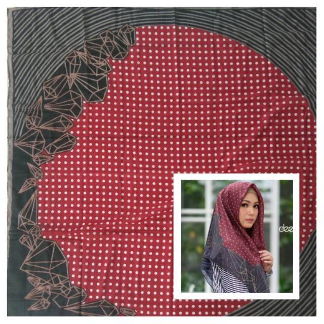 KERUDUNG SEGI EMPAT MOTIF DEENAY KW