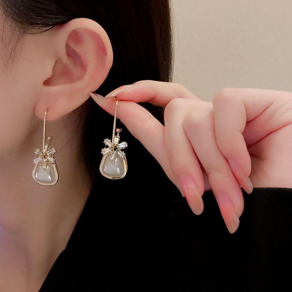 Mxbeauty Drop Menjuntai Anting Trendi High End Fashion Match Telinga Perhiasan Hadiah Yang Indah Temperamen Liontin Anting