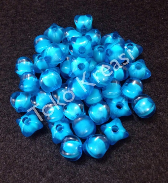 Mote / Manik isi bentuk belimbing 8mm warna biru muda