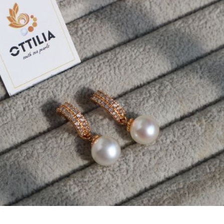 Giwang Mutiara Air Laut